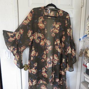 Live 4 Truth Long Kimono top with great sleeve detailing